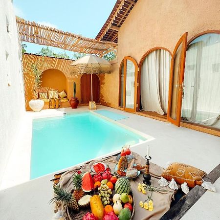 Gaia Villa Lombok Kuta  エクステリア 写真